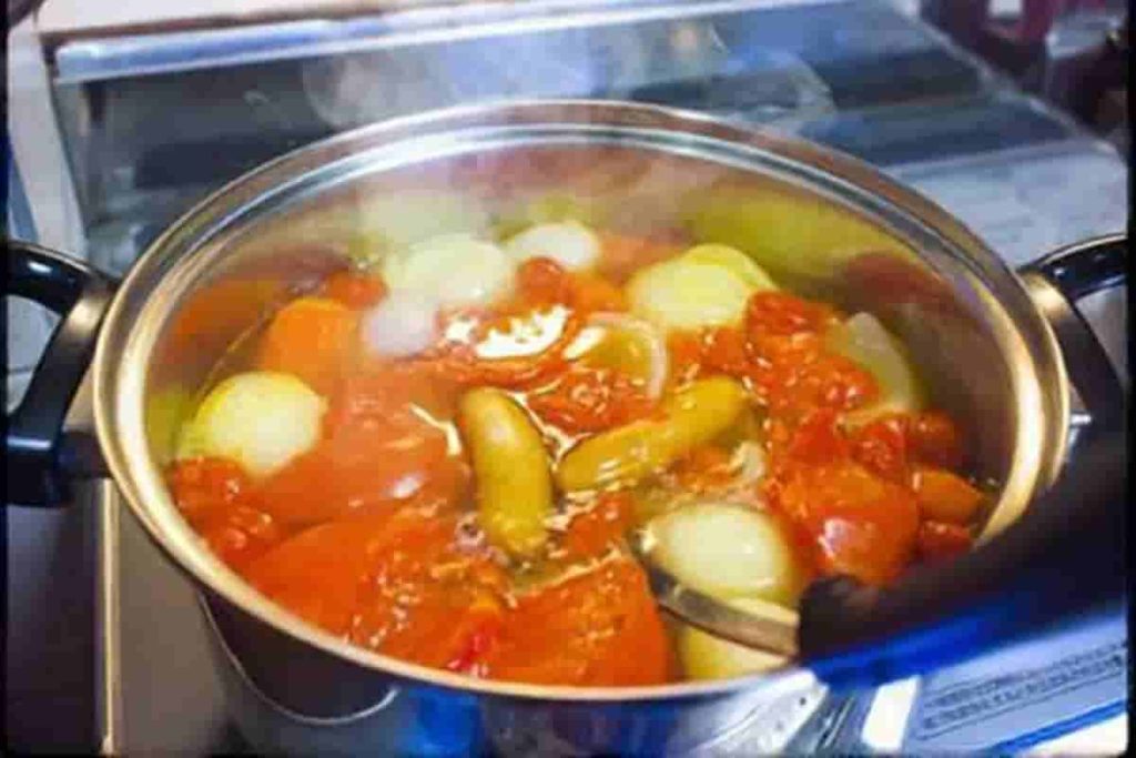 洋風のトマト鍋