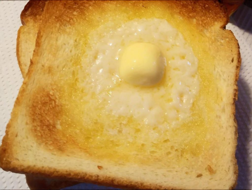 バター染み込ませトースト