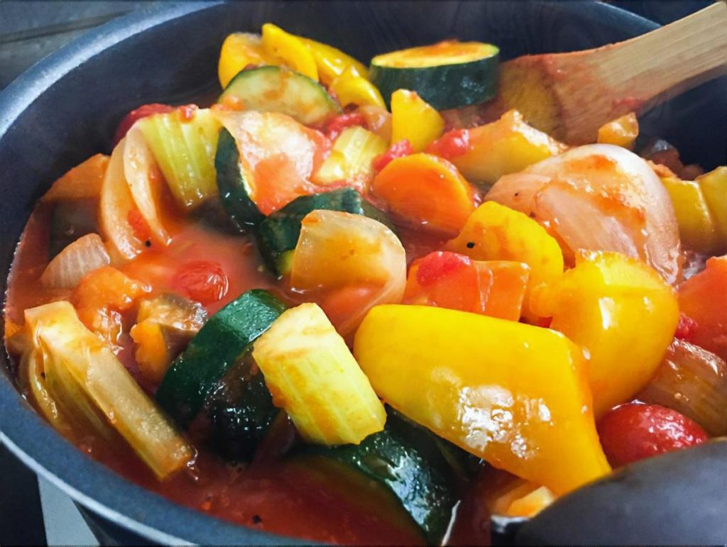 スペアリブと春野菜のトマト煮