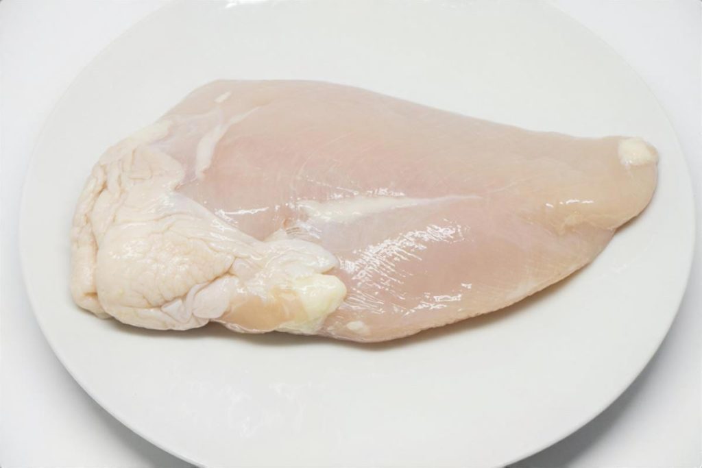 鶏むね肉をプリっと柔らかくする方法