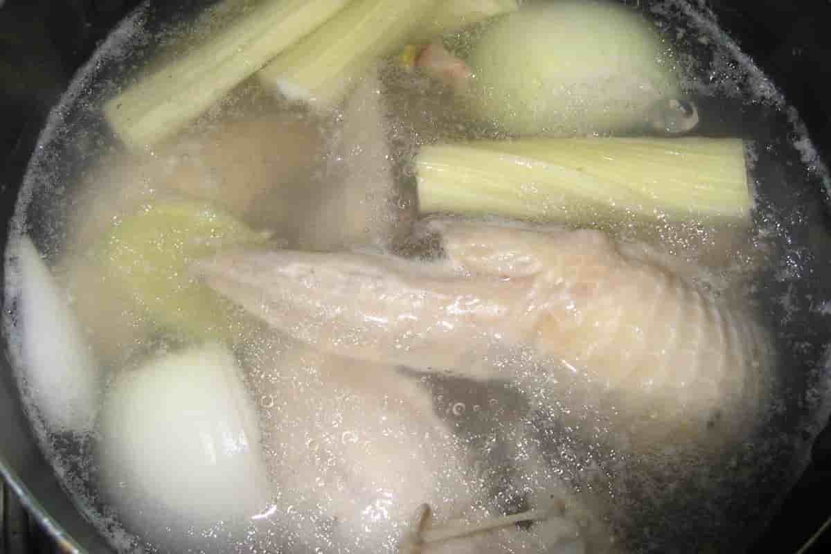 鶏手羽と雑穀のスープ