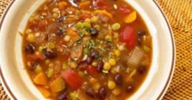 コロコロ豚肉と豆のトマトスープ