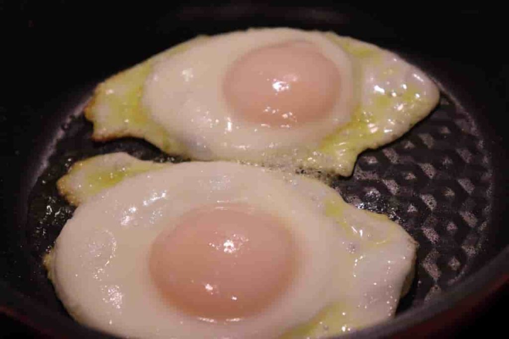 卵1個で目玉焼き2個