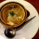 【ジョーシキちゃん】オニオングラタンスープの作り方を紹介!ジョーさん。さんのレシピ