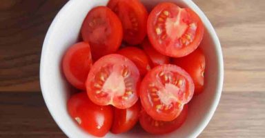 キウイドレッシングのトマトサラダ