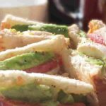 【DAIGOも台所】サーモンとアボカドのサンドイッチの作り方を紹介!紫藤慧さんのレシピ