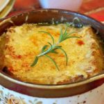 【ウワサのお客さま】海上自衛隊料理部隊のレシピ!飴色タマネギのスープの作り方を紹介!