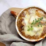 【DAIGOも台所】焼き麩のオニオンスープの作り方を紹介!紫藤慧さんのレシピ