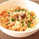 【ウワサのお客さま】マーチングバンド飯レシピ!鮭とキノコの混ぜご飯の作り方を紹介!